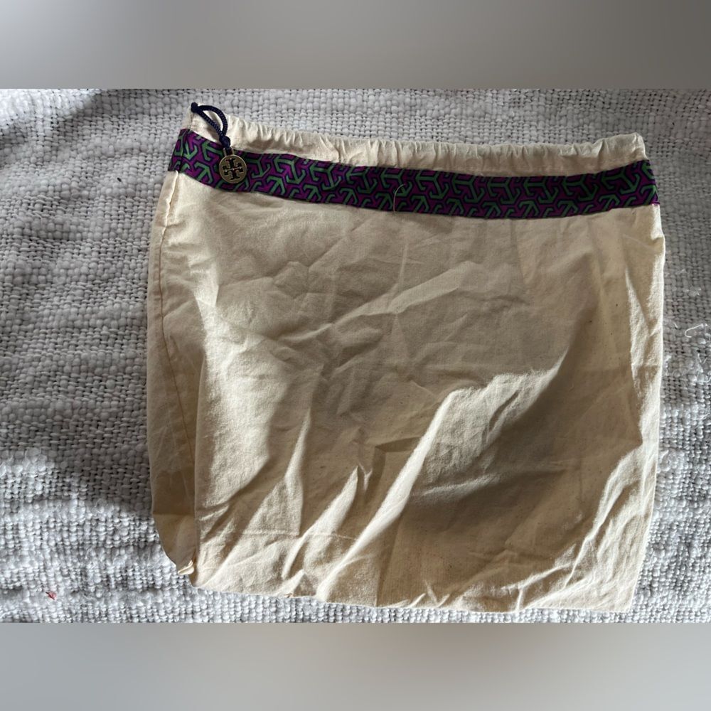 EUC✨TORY BURCH✨dust bag✨Cream Drawstring Bag with Purple and Green Trim